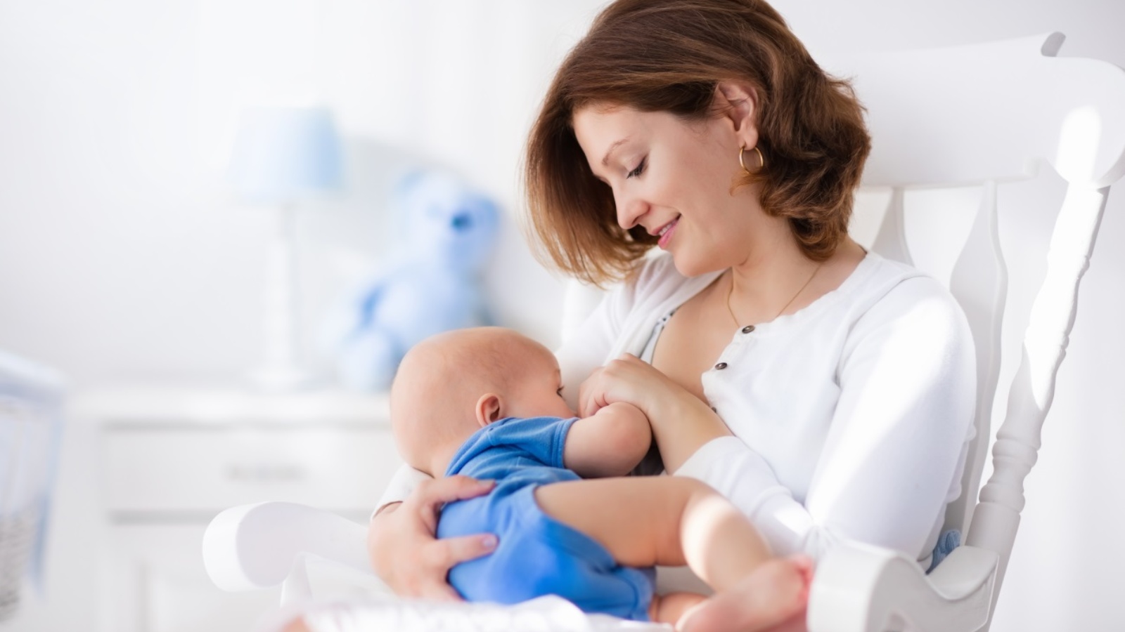 Rain Florence Breastfeeding